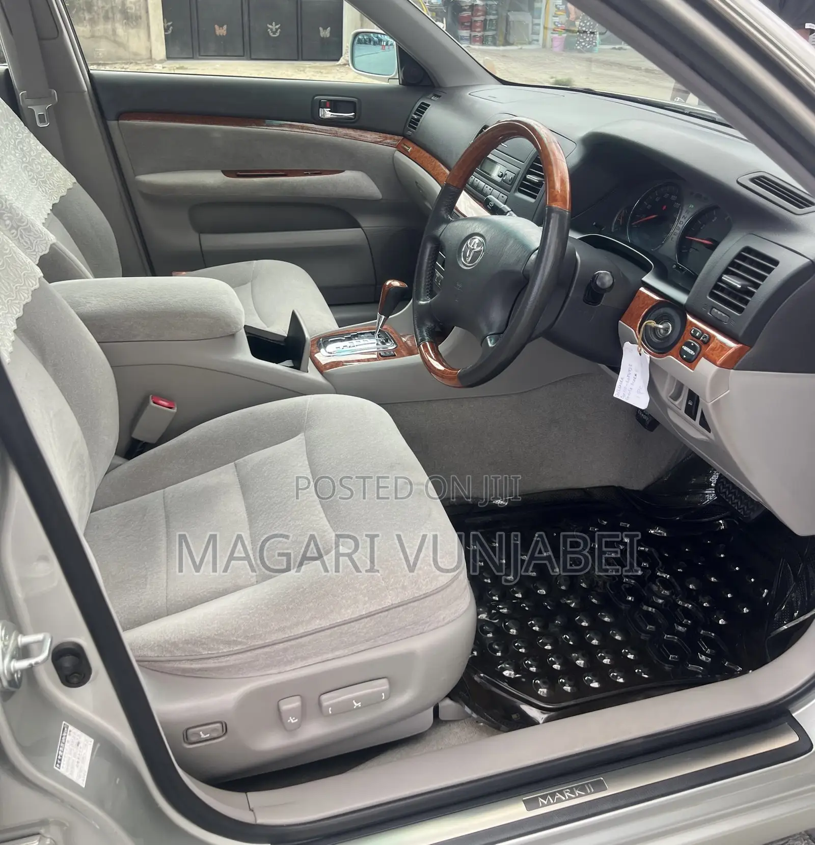 Toyota Mark II 2004 Silver