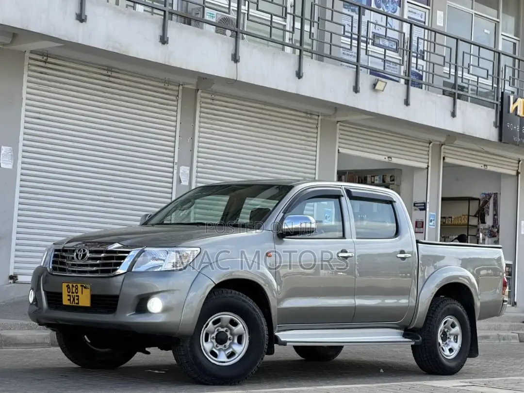 Toyota Hilux 2015 Silver