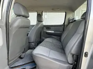 Toyota Hilux 2015 Silver