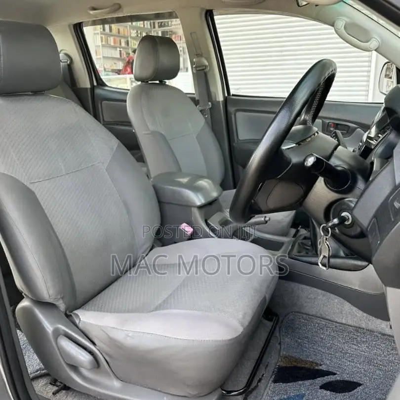 Toyota Hilux 2015 Silver