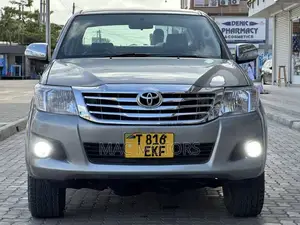 Toyota Hilux 2015 Silver
