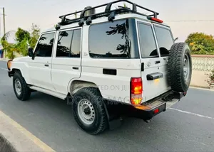 Toyota Land Cruiser 2022 White