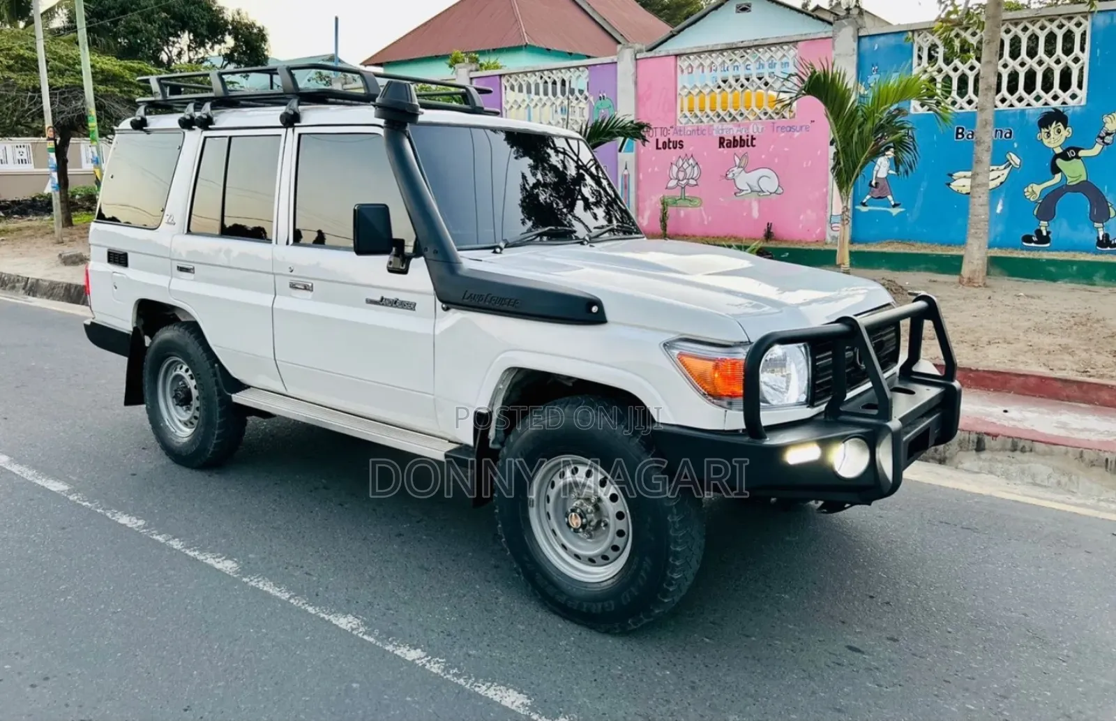 Toyota Land Cruiser 2022 White