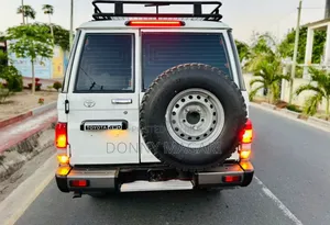 Toyota Land Cruiser 2022 White