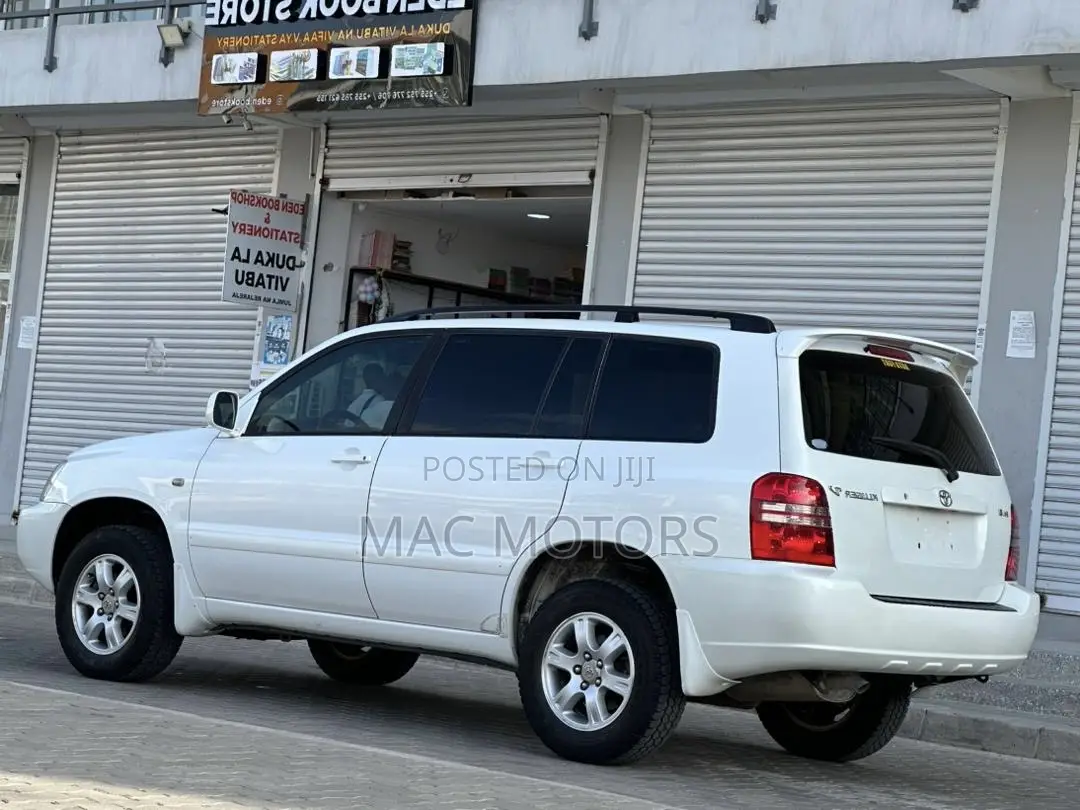 Toyota Kluger 2001 White