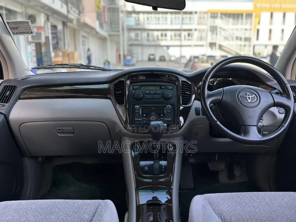 Toyota Kluger 2001 White
