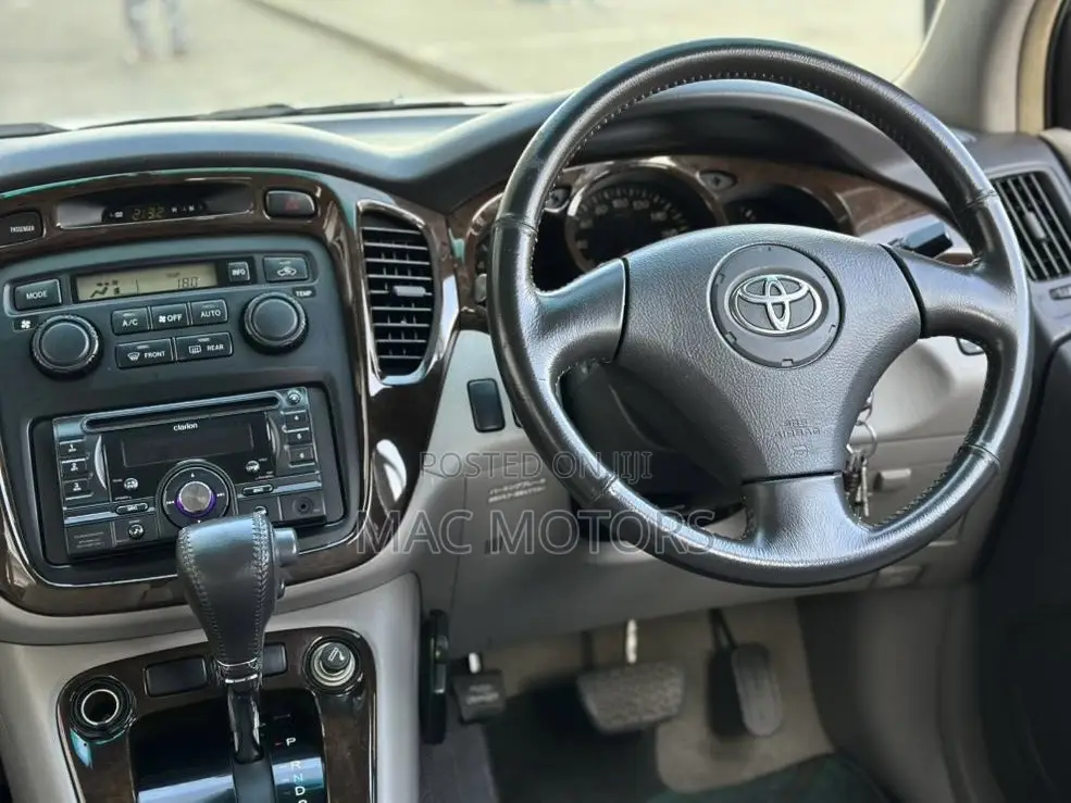 Toyota Kluger 2001 White