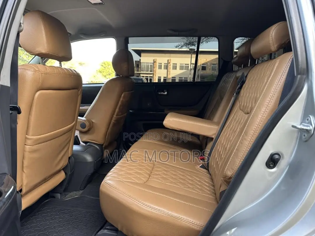 Toyota Kluger 2002 Silver