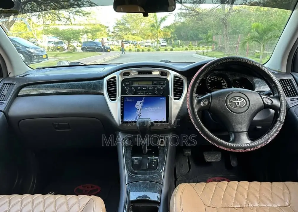 Toyota Kluger 2002 Silver