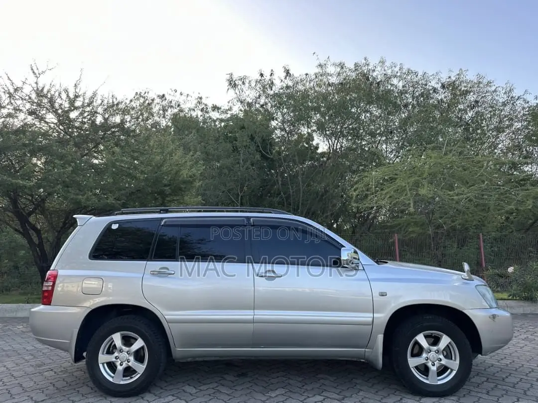 Toyota Kluger 2002 Silver