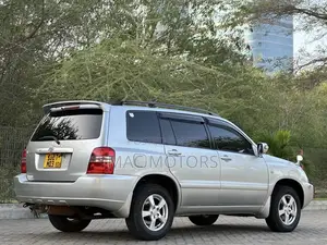 Toyota Kluger 2002 Silver