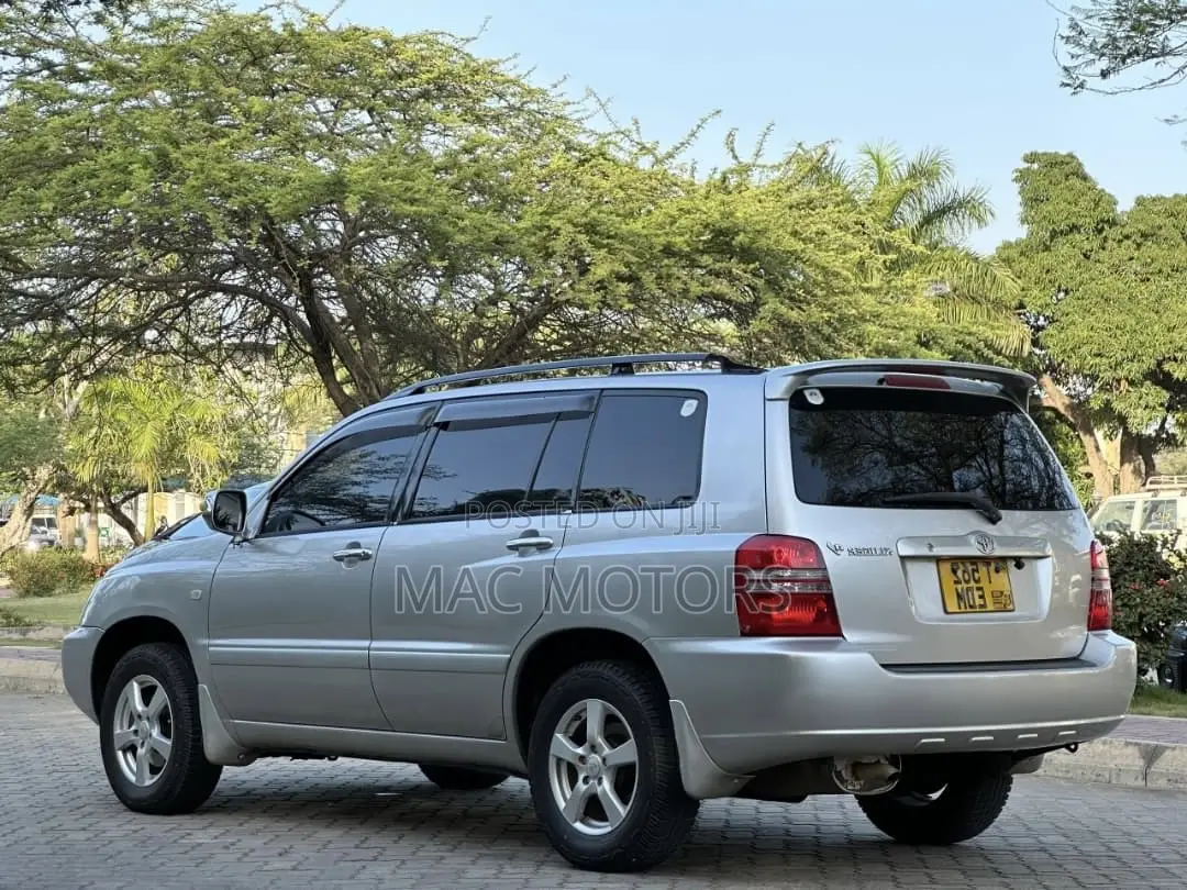 Toyota Kluger 2002 Silver