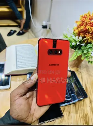 Samsung Galaxy S10e 128 GB Red