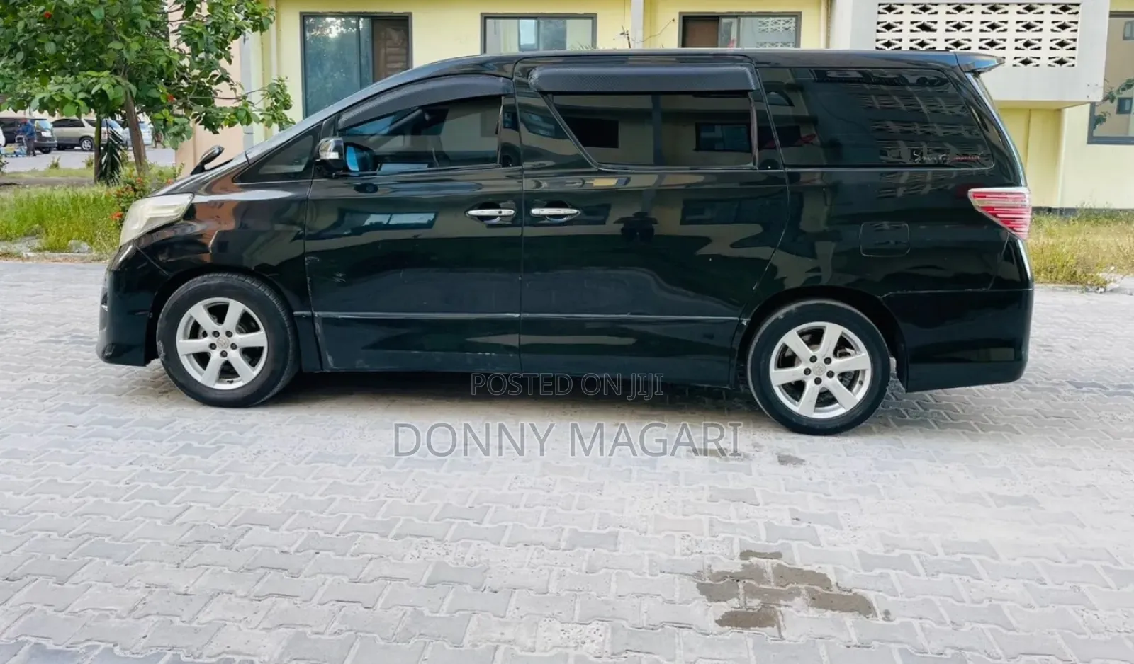 Toyota Alphard 2012 Black