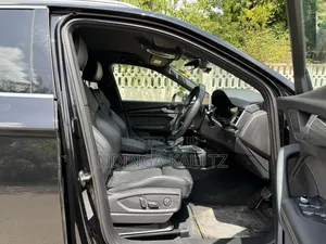 Audi Q5 2018 Black