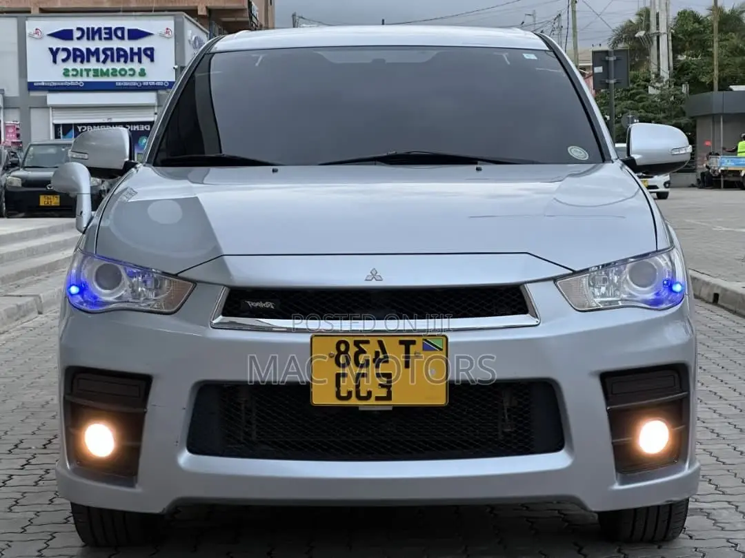 Mitsubishi Outlander 2011 Silver