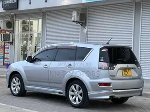 Mitsubishi Outlander 2011 Silver
