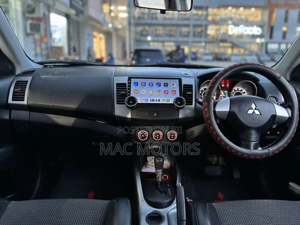 Mitsubishi Outlander 2011 Silver
