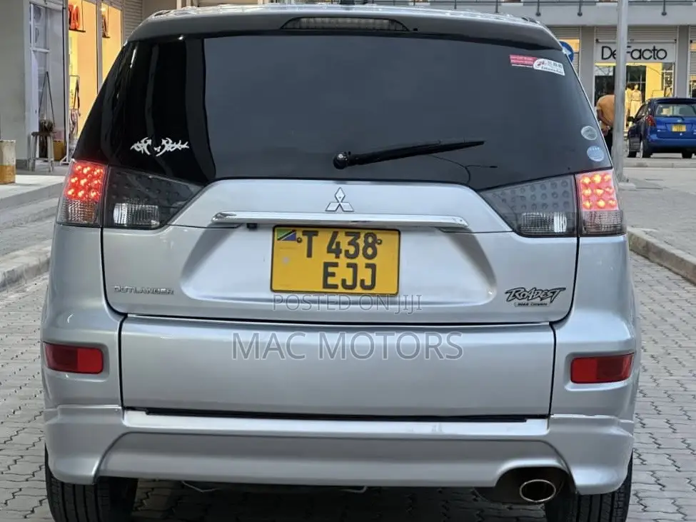 Mitsubishi Outlander 2011 Silver