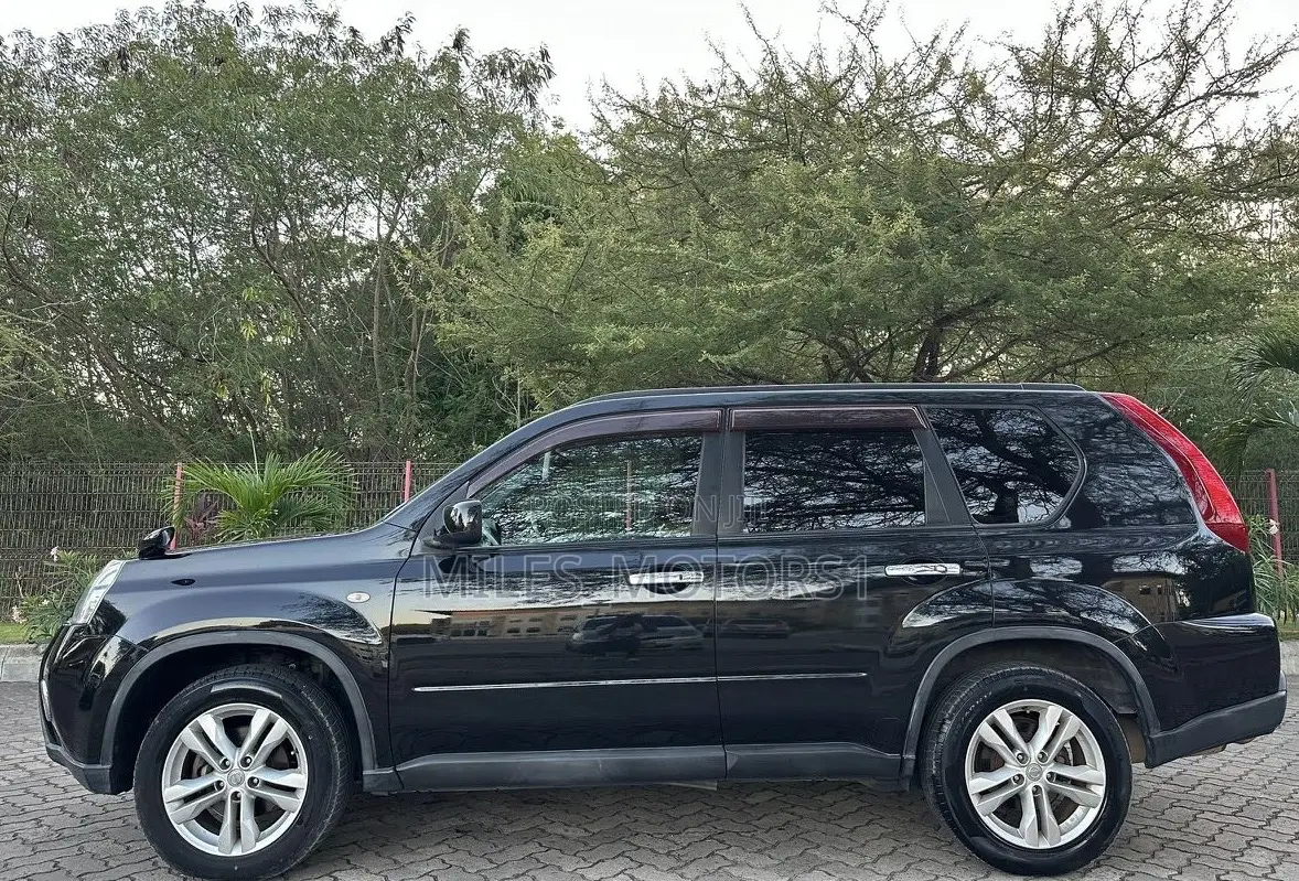 Nissan X-Trail 2010 Black