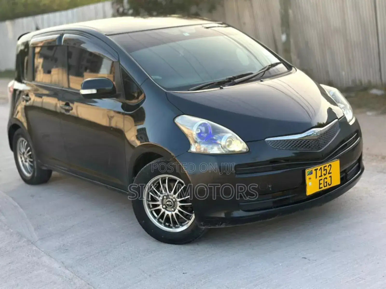 Toyota Ractis 2008 Black