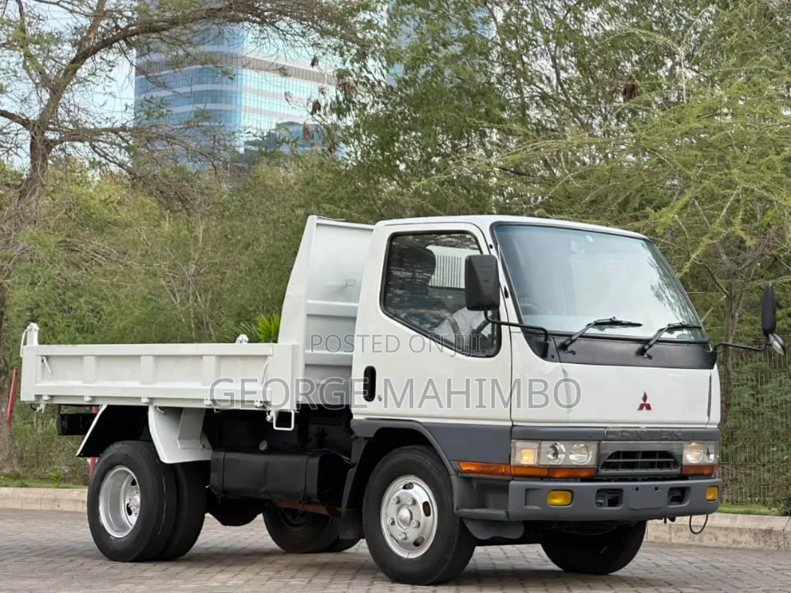 Mistubishi Canter Tipper