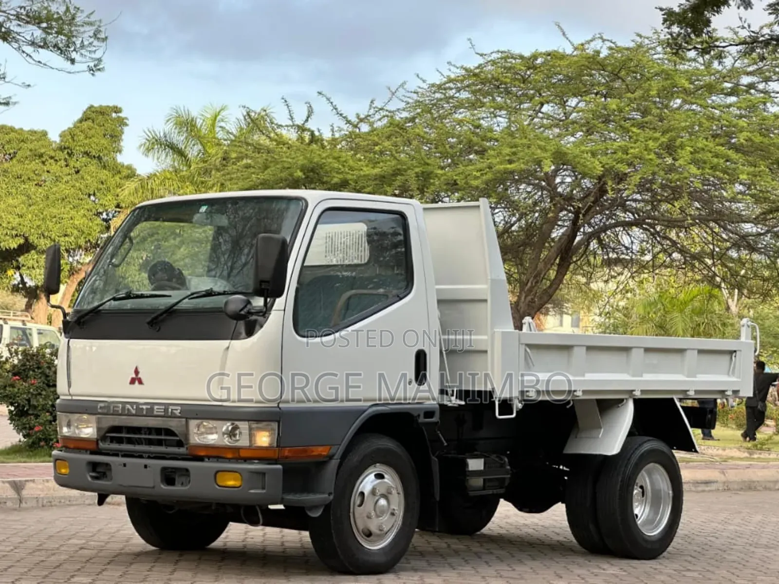 Mistubishi Canter Tipper