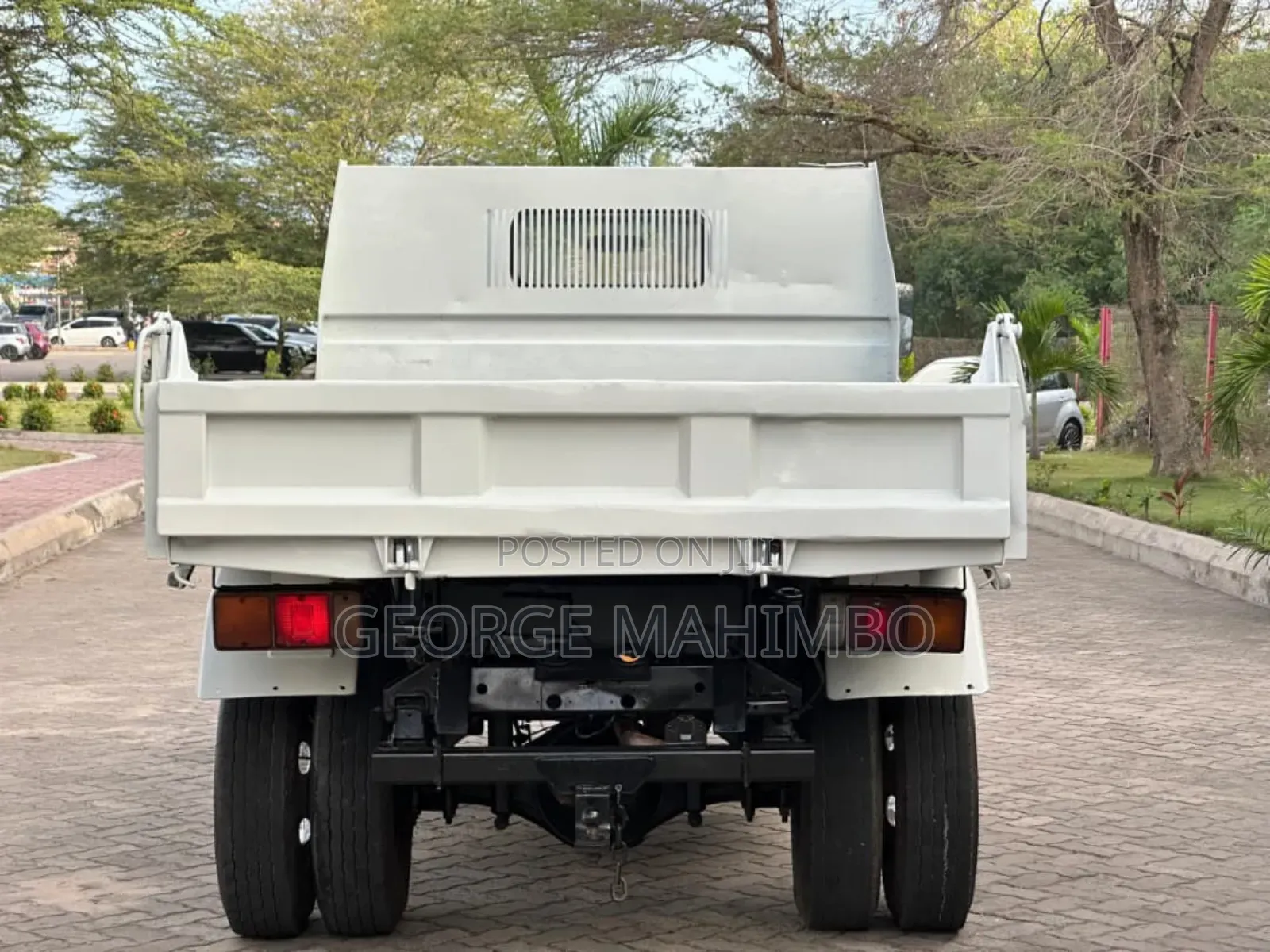 Mistubishi Canter Tipper