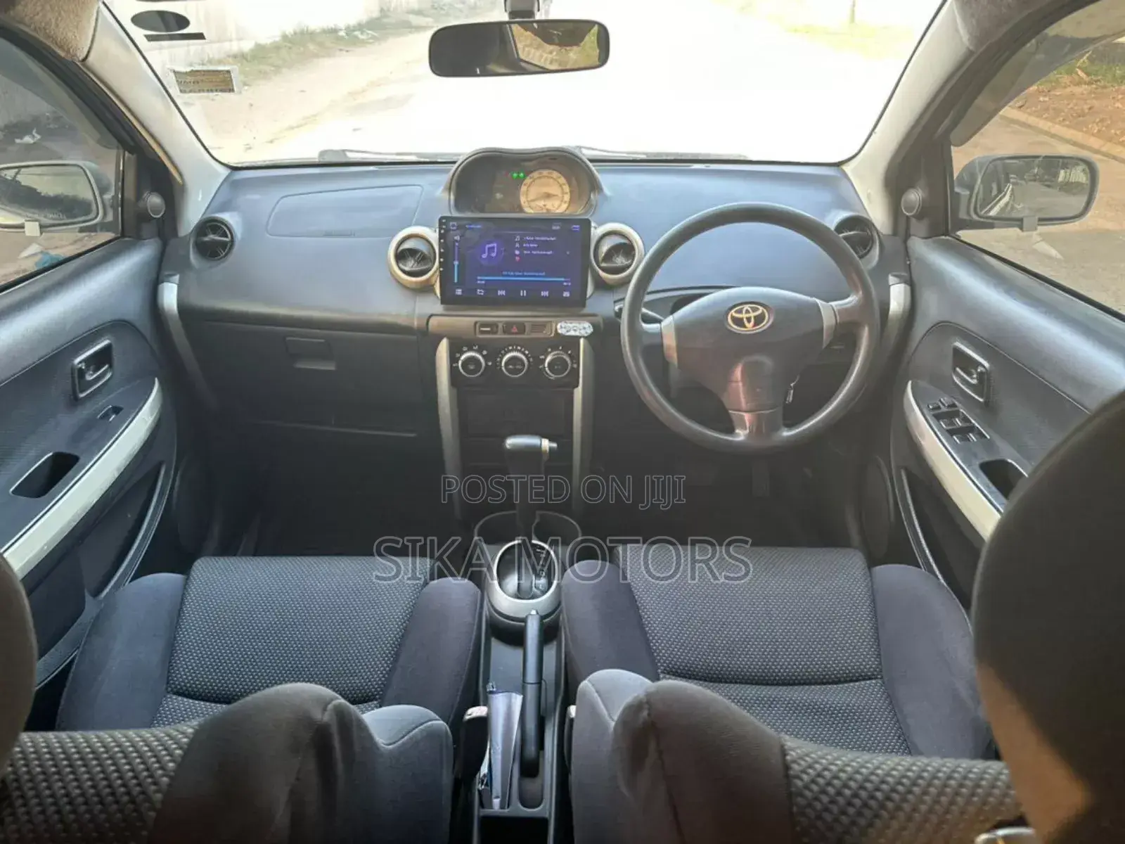 Land Rover Discovery 2015 Gray