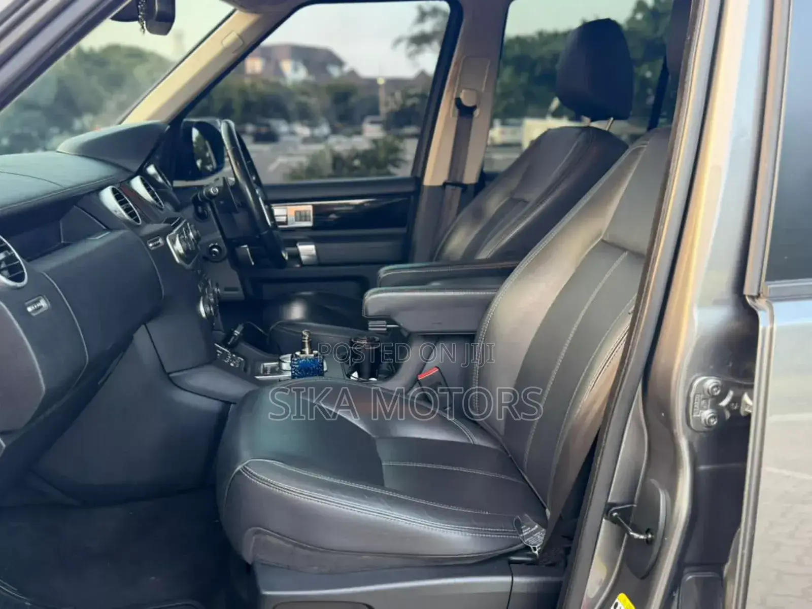 Land Rover Discovery 2015 Gray