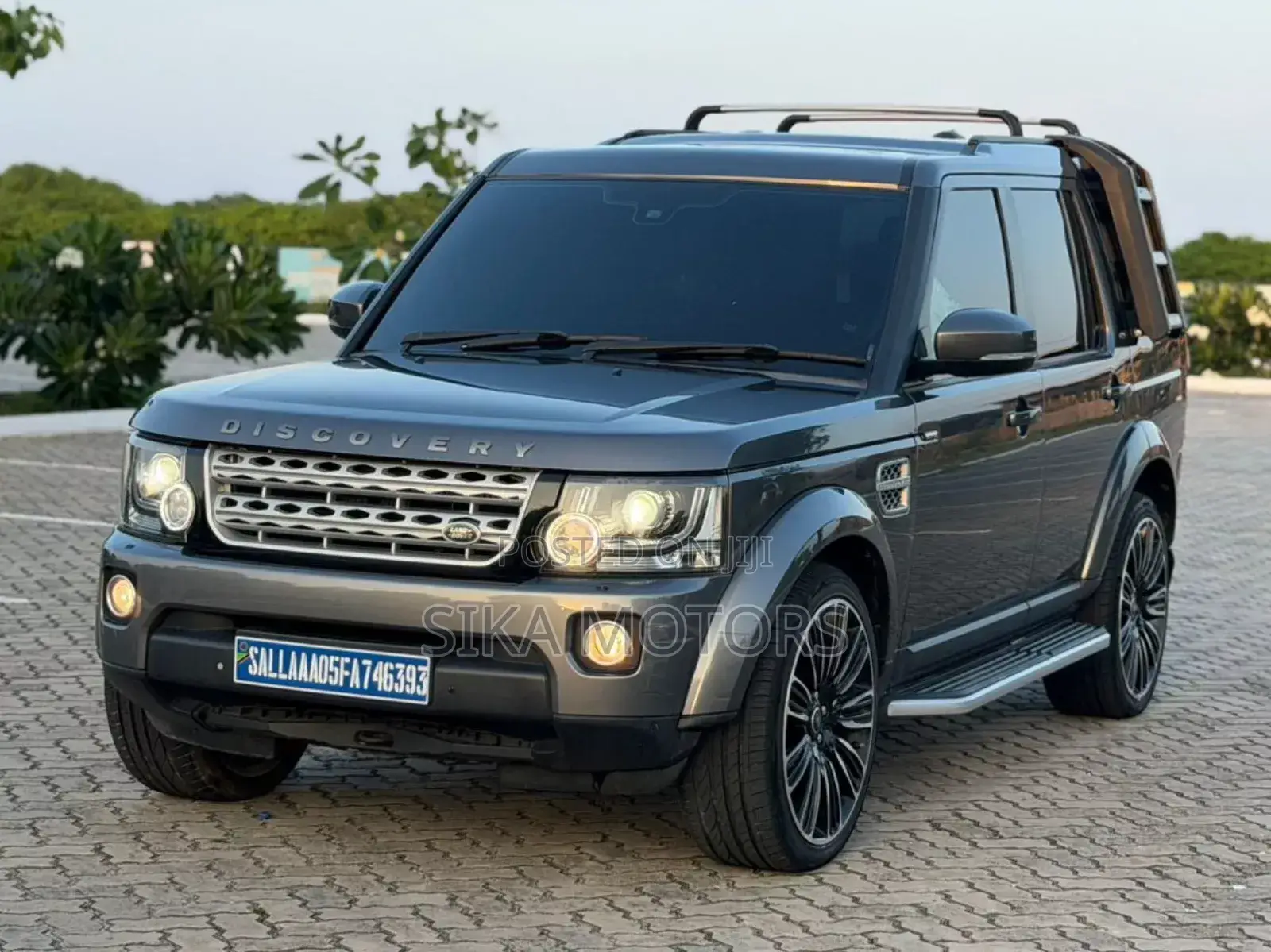 Land Rover Discovery 2015 Gray