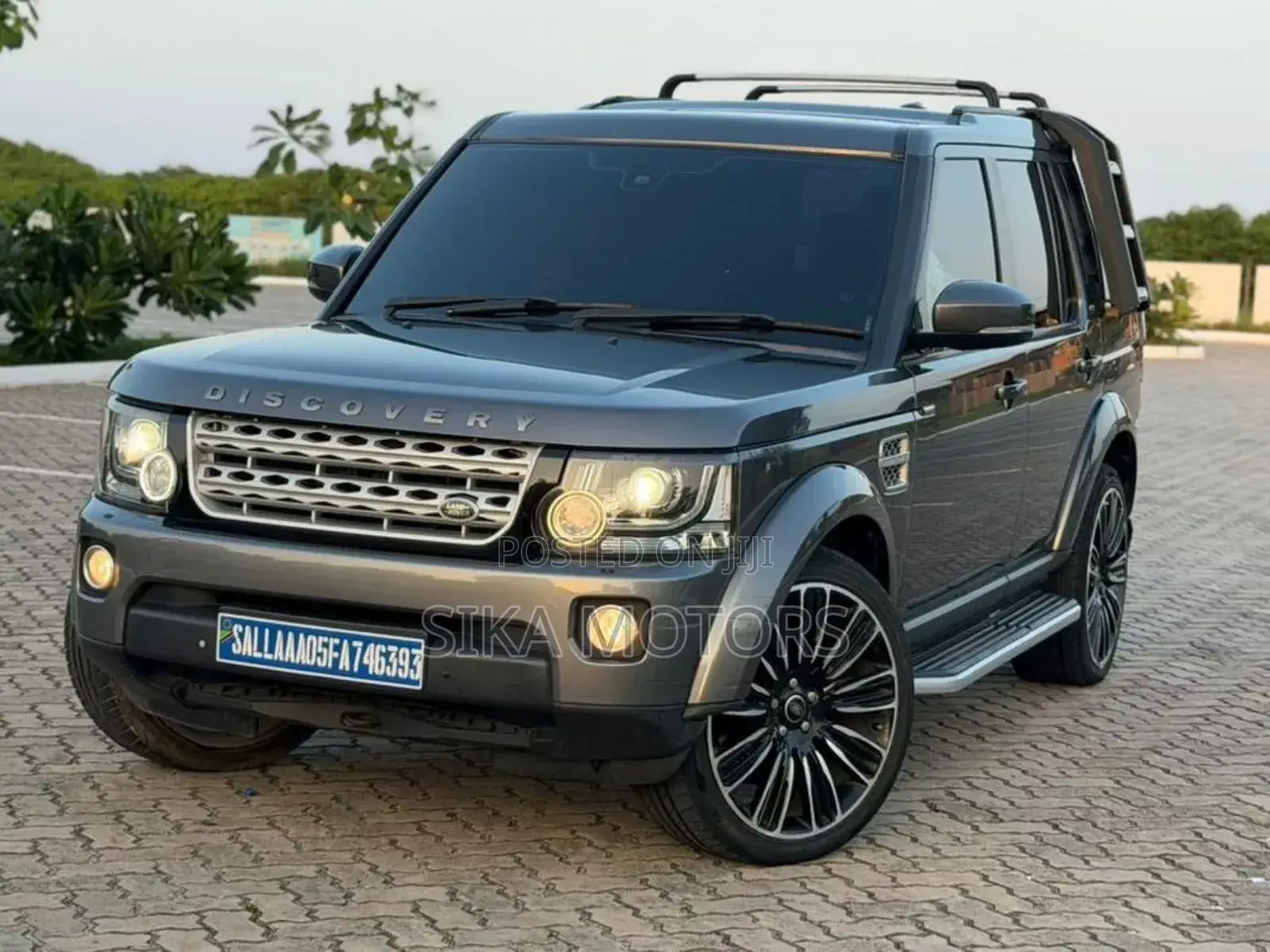 Land Rover Discovery 2015 Gray