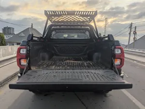 Toyota Hilux 2019 Black