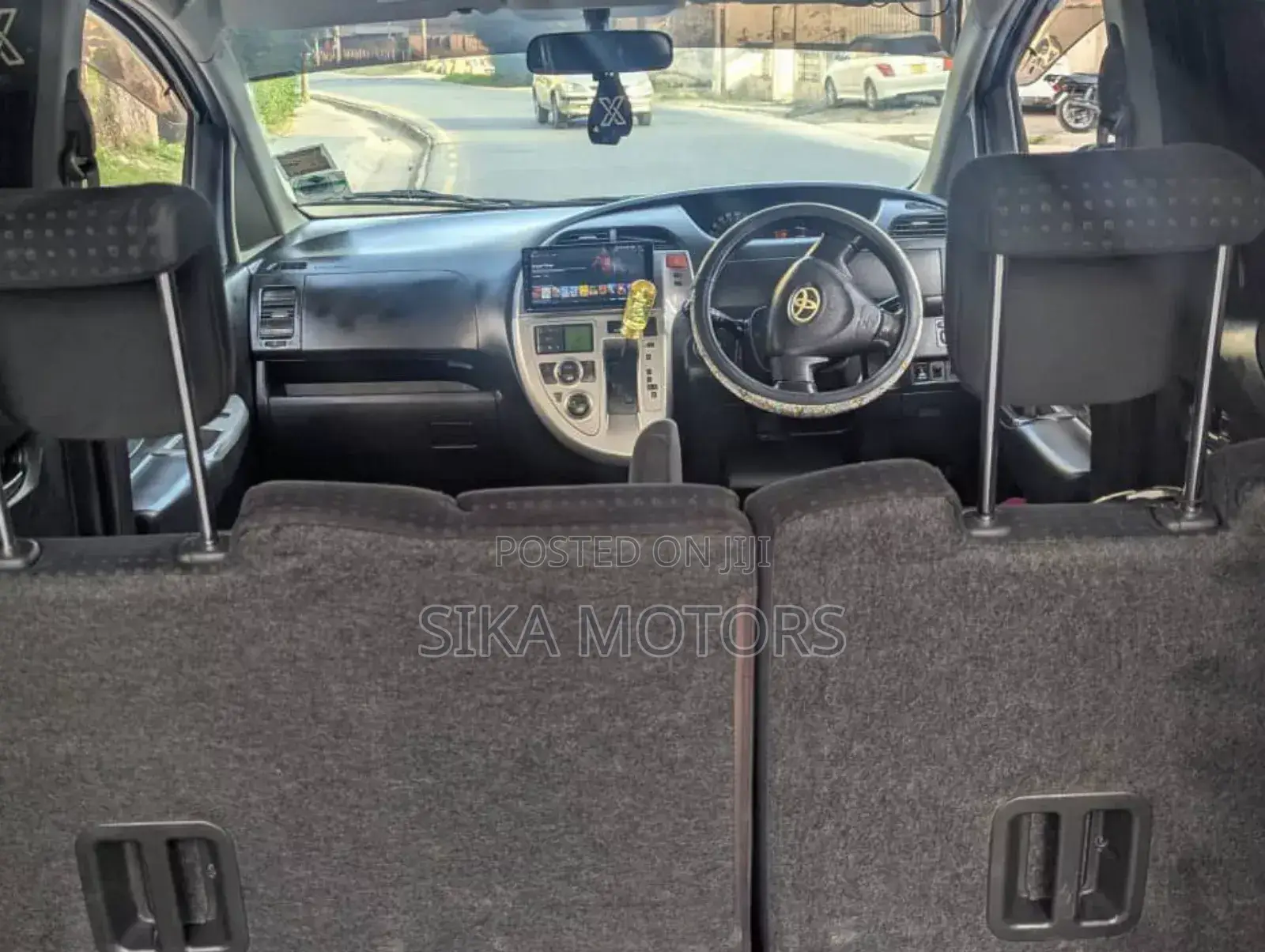 Toyota Ractis 2006 Black