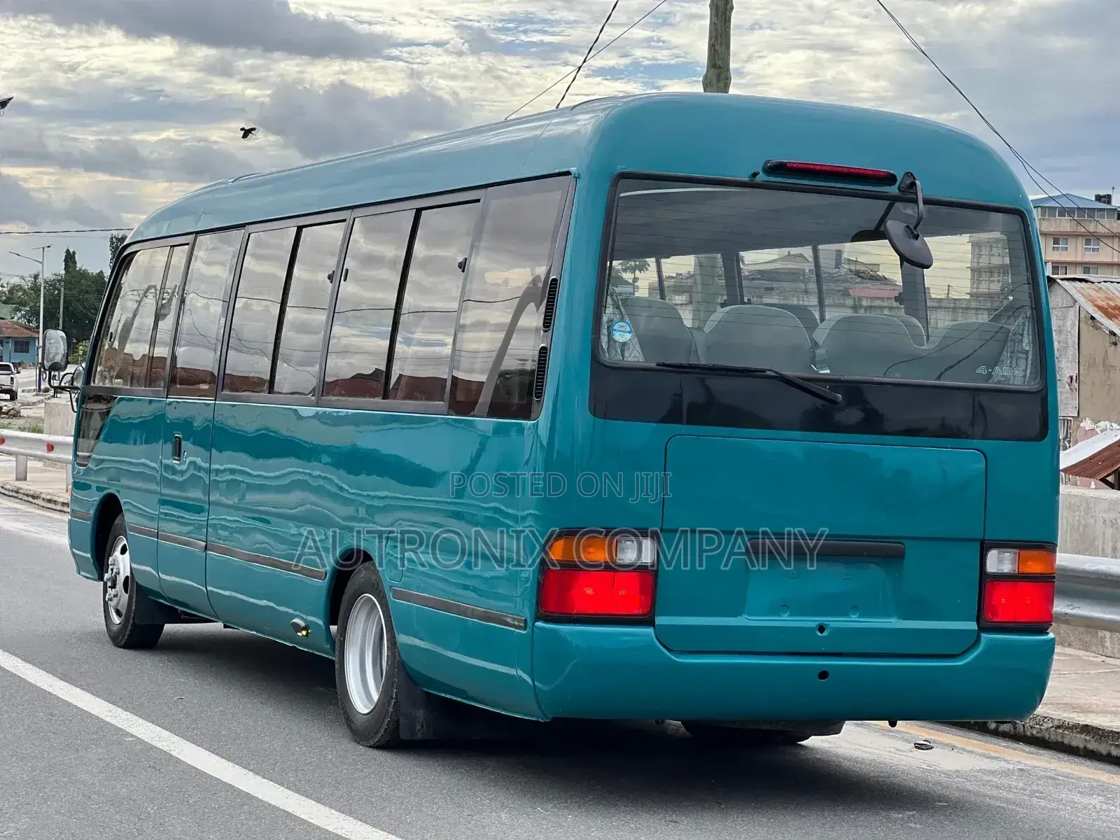 Toyota Coaster 2004 Blue