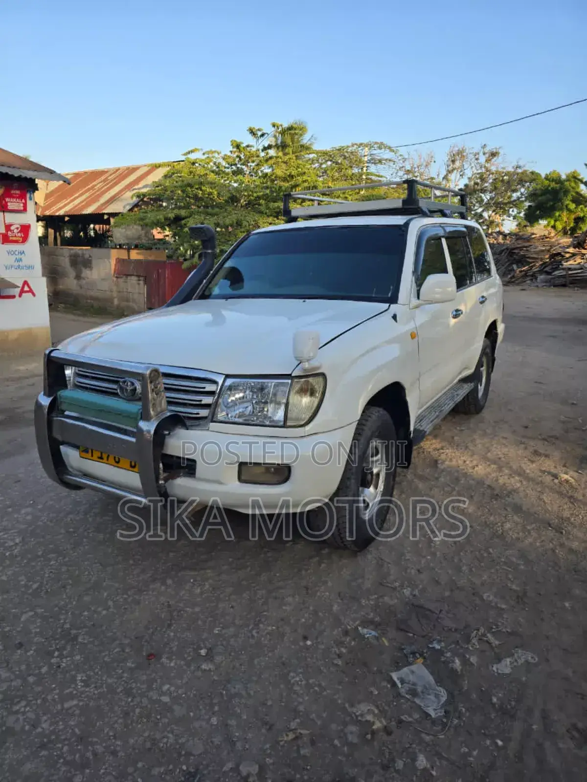 Toyota Land Cruiser 2000 White