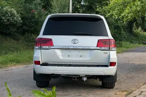 Toyota Land Cruiser 2016 White
