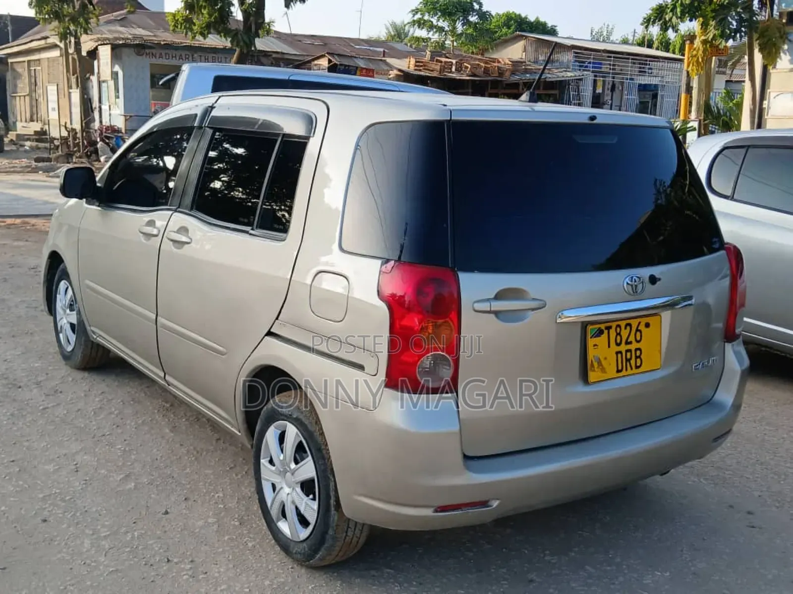 Toyota Raum 1.5 AWD 2005 Silver