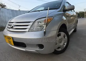 Toyota IST 2007 Silver