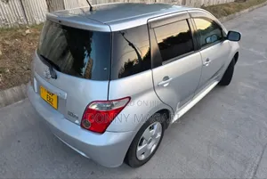 Toyota IST 2007 Silver