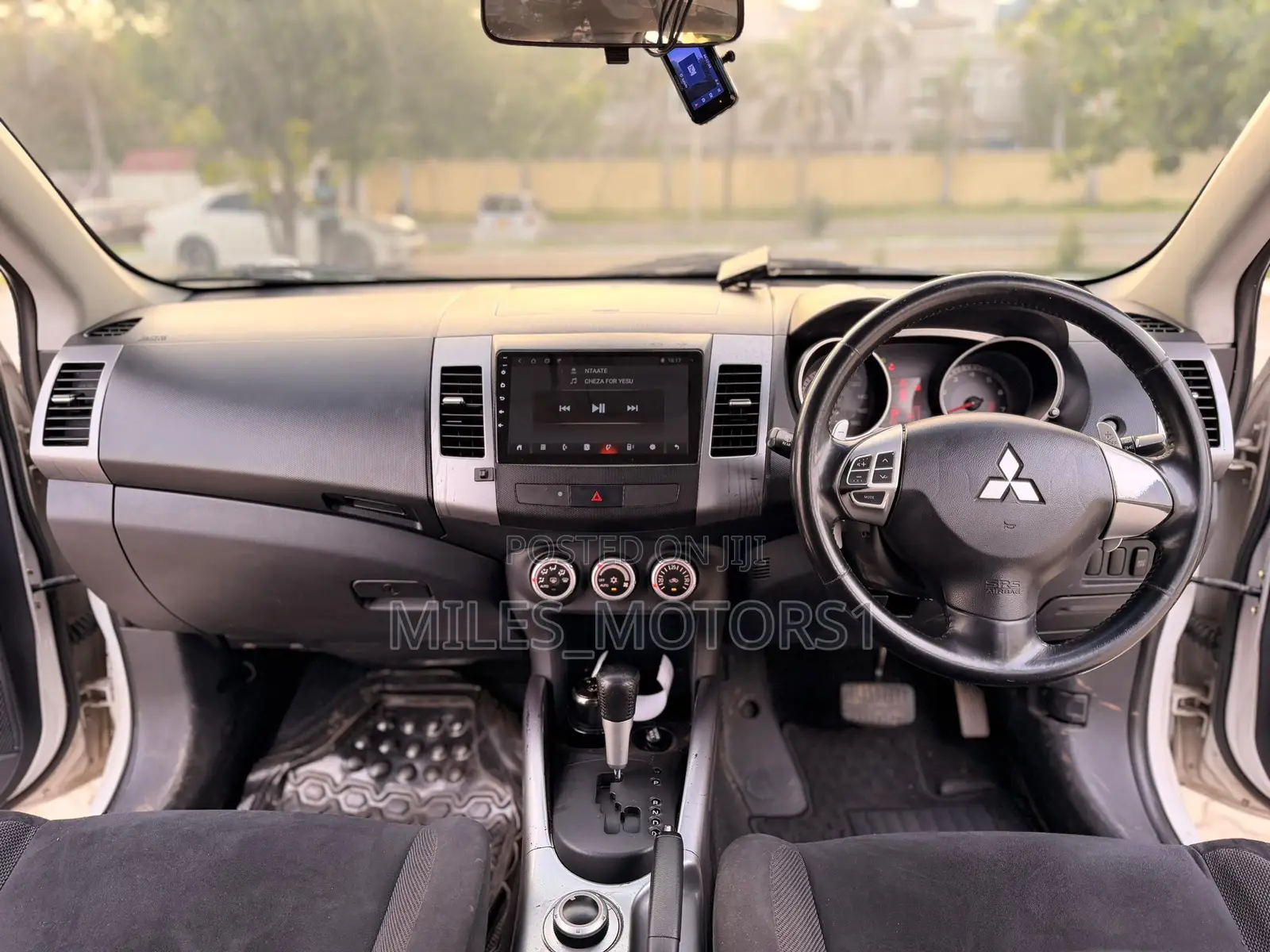 Mitsubishi Outlander 2006 White