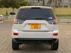 Mitsubishi Outlander 2006 White