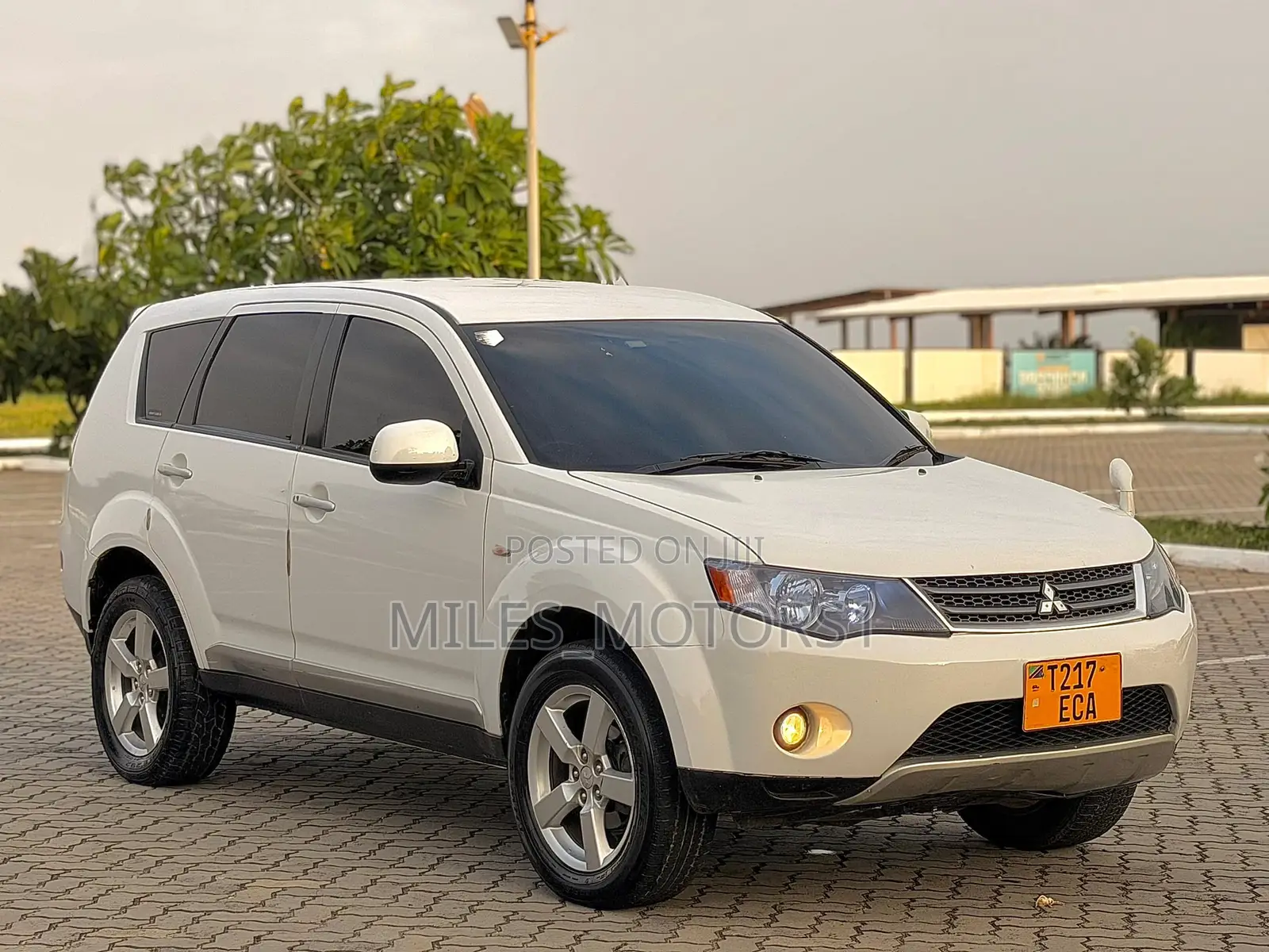 Mitsubishi Outlander 2006 White