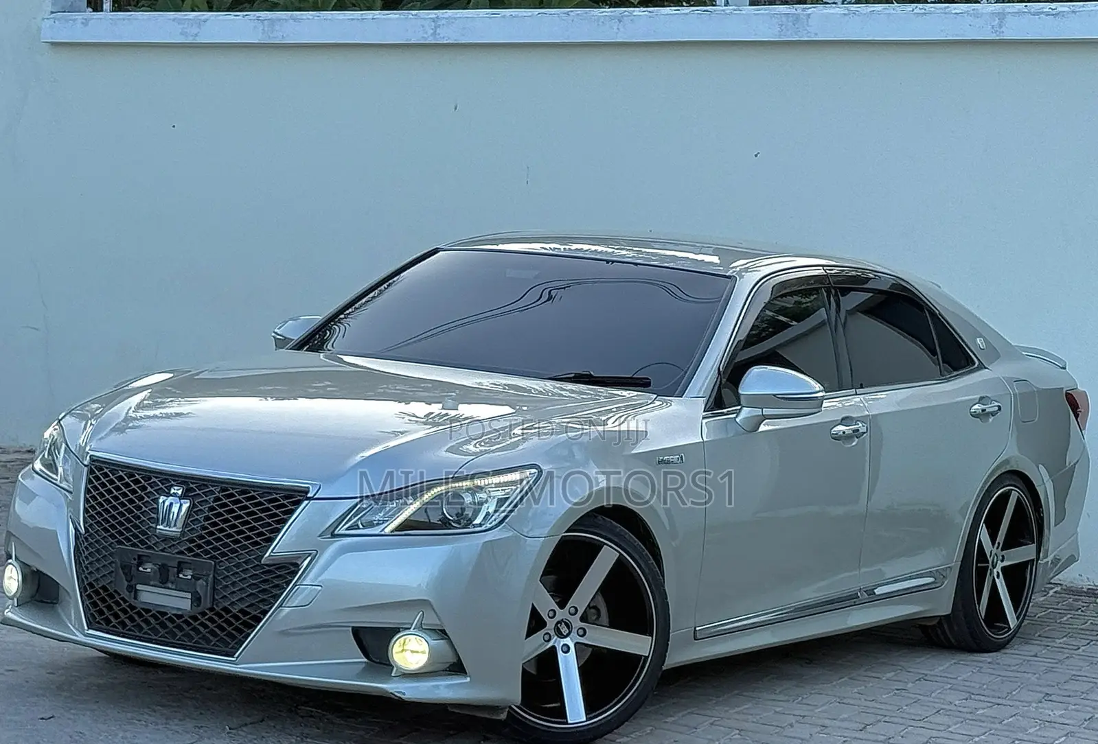 Toyota Crown 2014 Gold