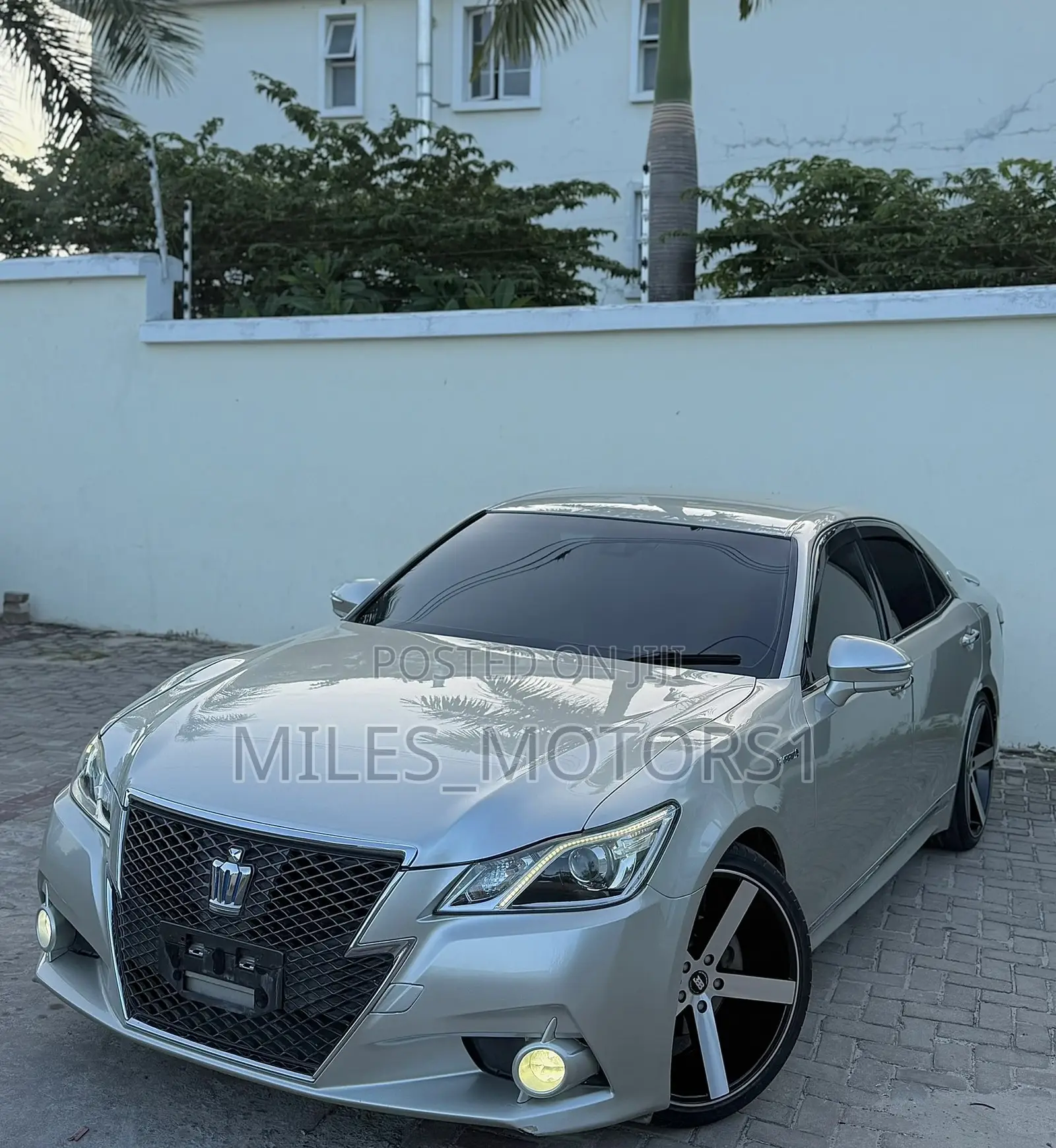 Toyota Crown 2014 Gold