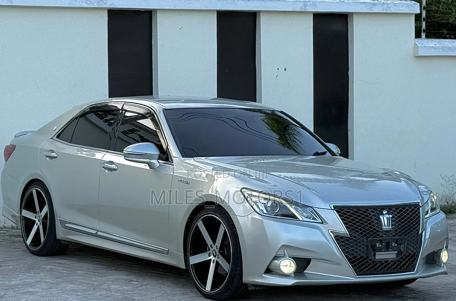 Toyota Crown 2014 Gold