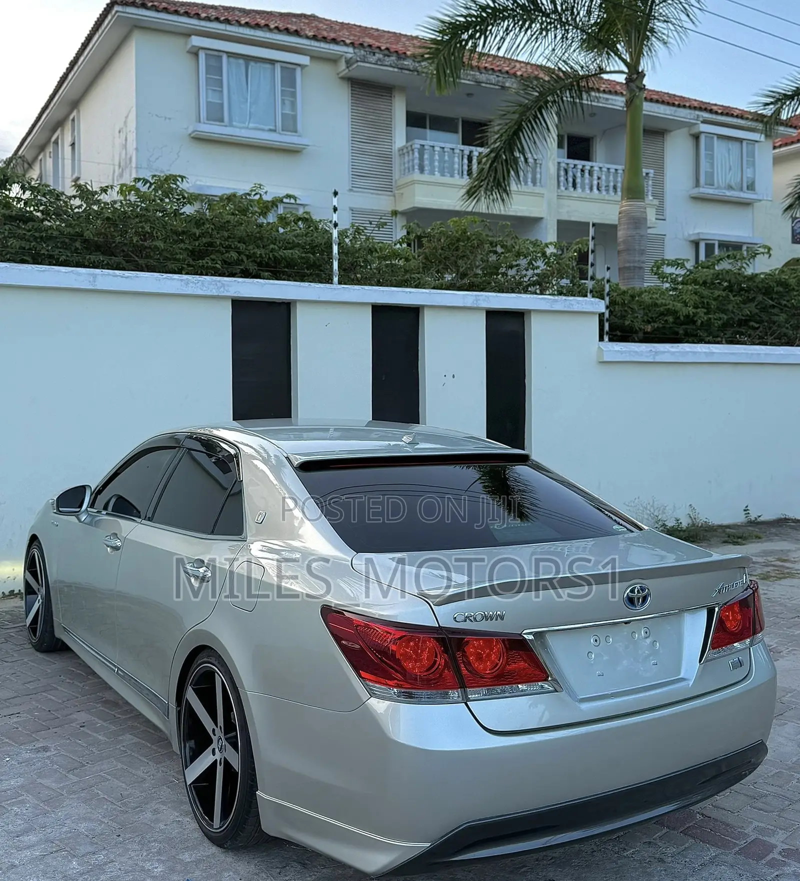 Toyota Crown 2014 Gold