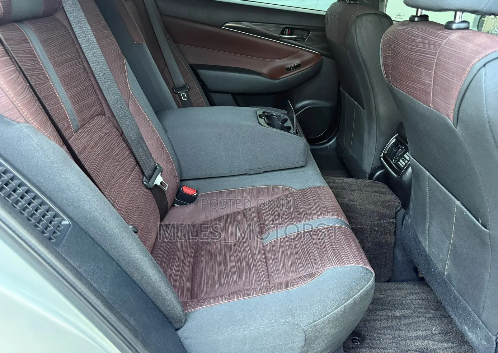 Toyota Crown 2014 Gold