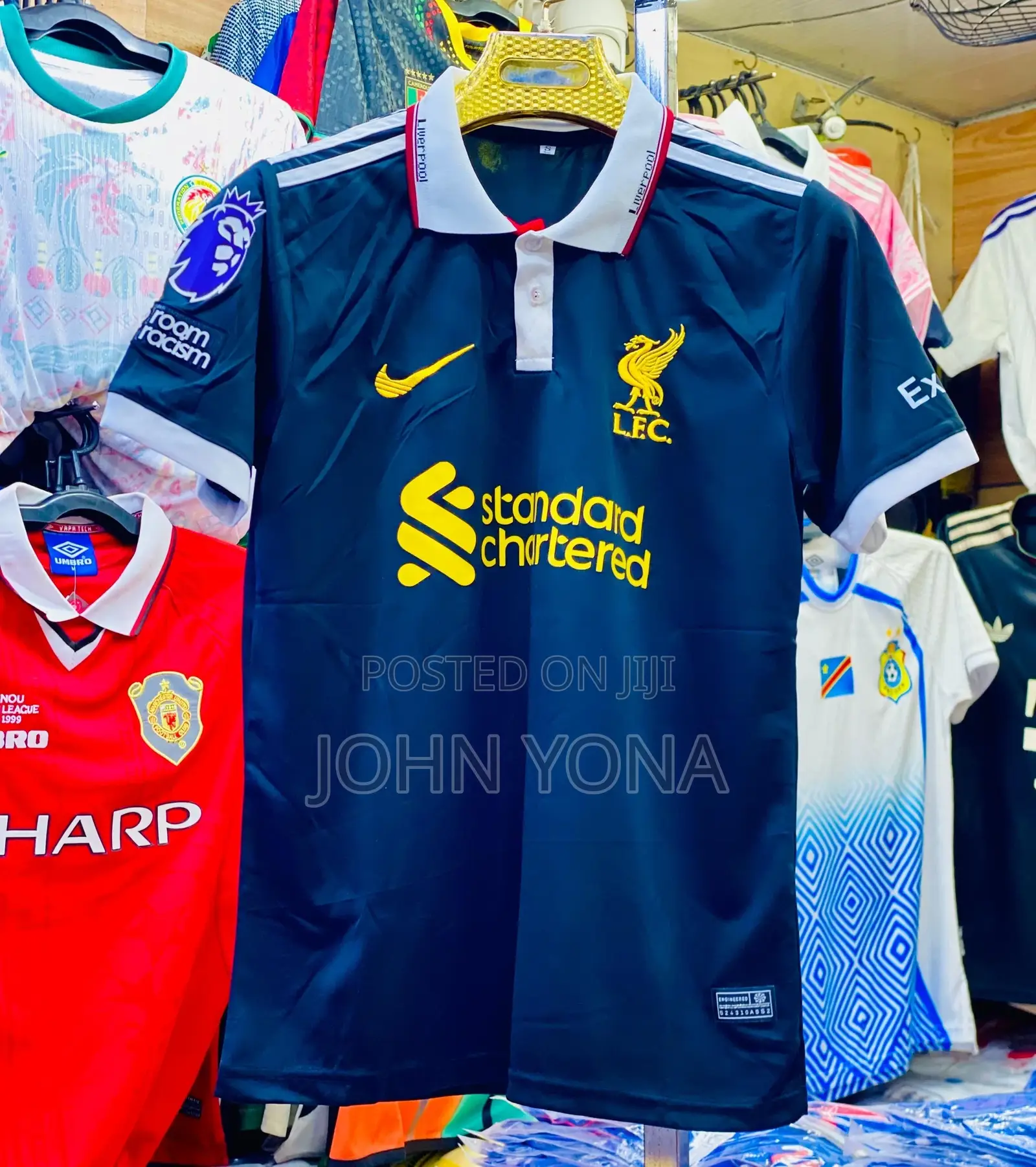 Liverpool Fc Football Jersey Black With a White Collar