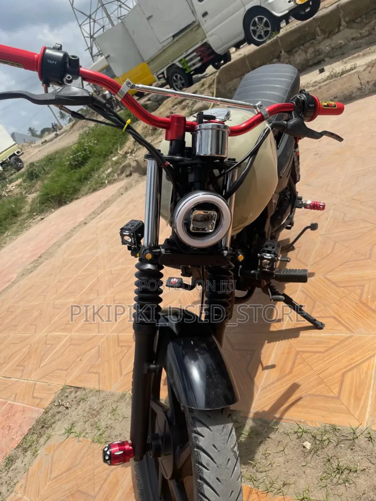 Bajaj Avenger 150 Street 2024 White